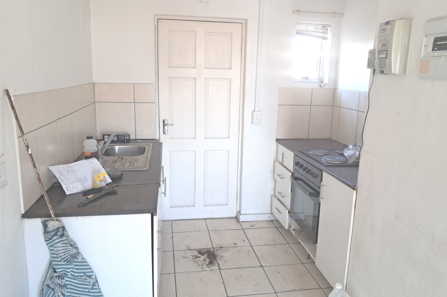 To Let 1 Bedroom Property for Rent in Maitland Western Cape